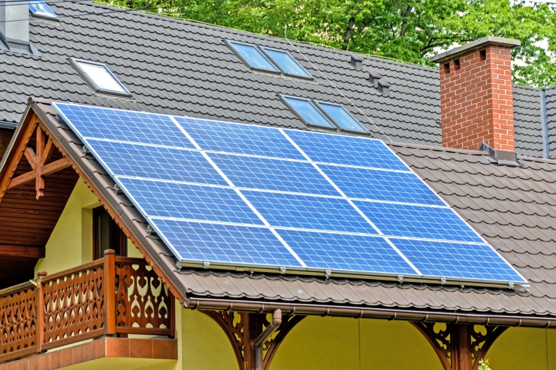 chauffagiste-VILLARS SUR VAR-min_solar-panels-1477987